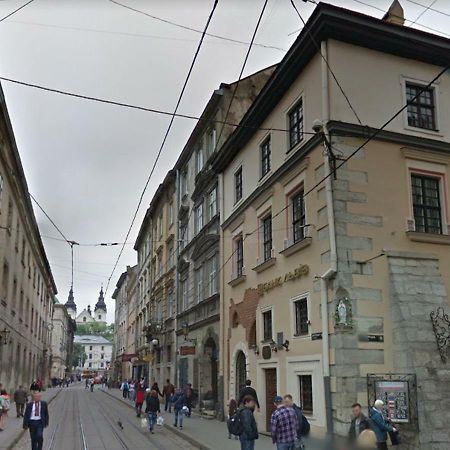 Уютная Квартира На Площади Рынок Liov Exterior foto